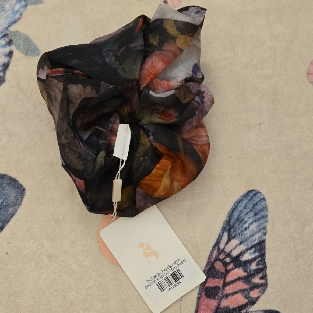 Selkie Fete De Fleurs Scunchi